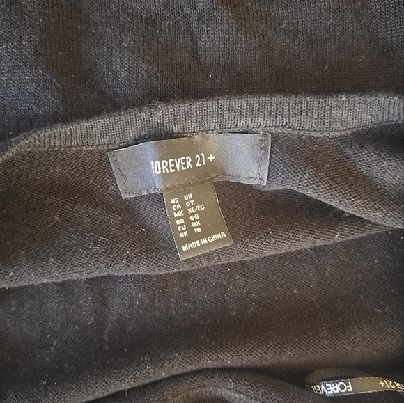 Forever 21 Bell-Lace Open Back Sweater - Picture 4 of 4